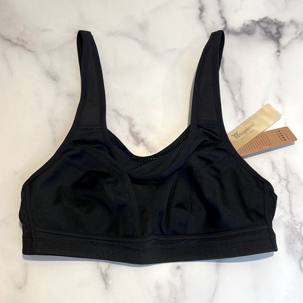 NWT Full Coverage High Impact Wirefree Non Padded Solid Sports Bra Black